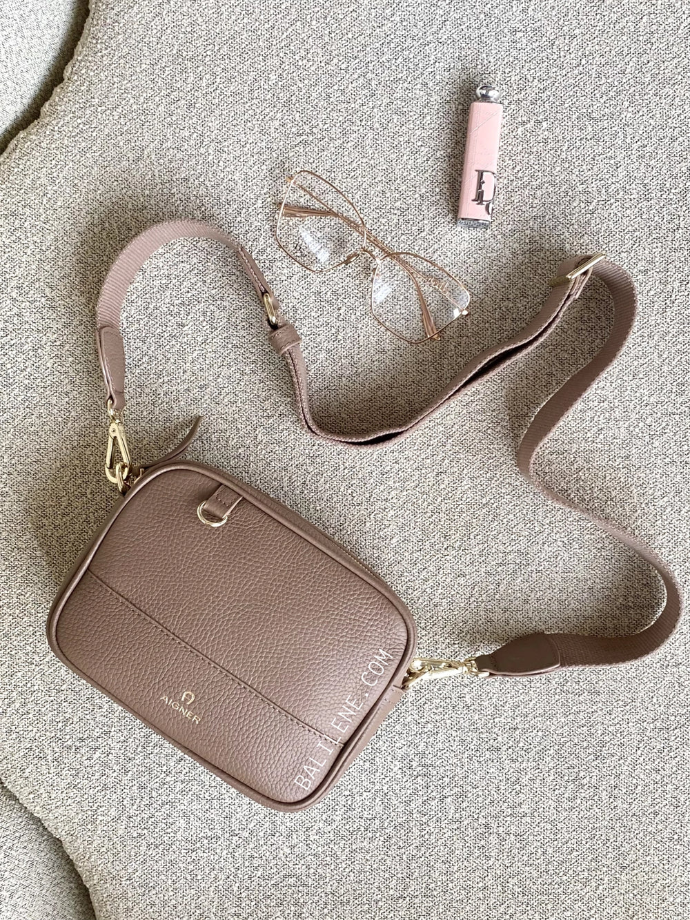 Aigner-Caro-Crossbody-Bag-Taupe-balilene