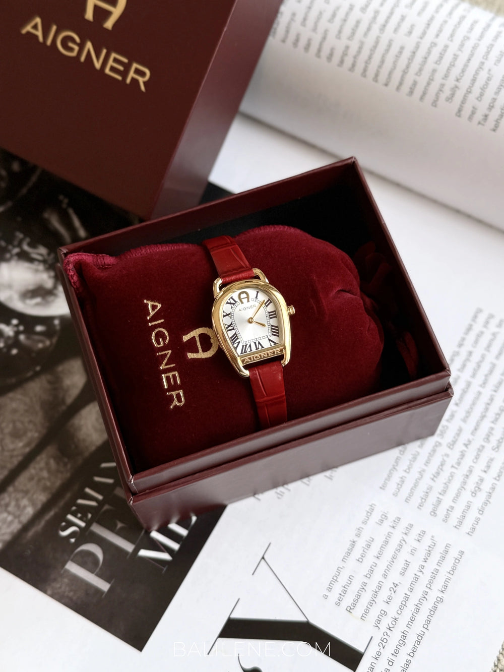 Aigner-Hermada-III-Gold-Case-Red-Leather-Strap-balilene