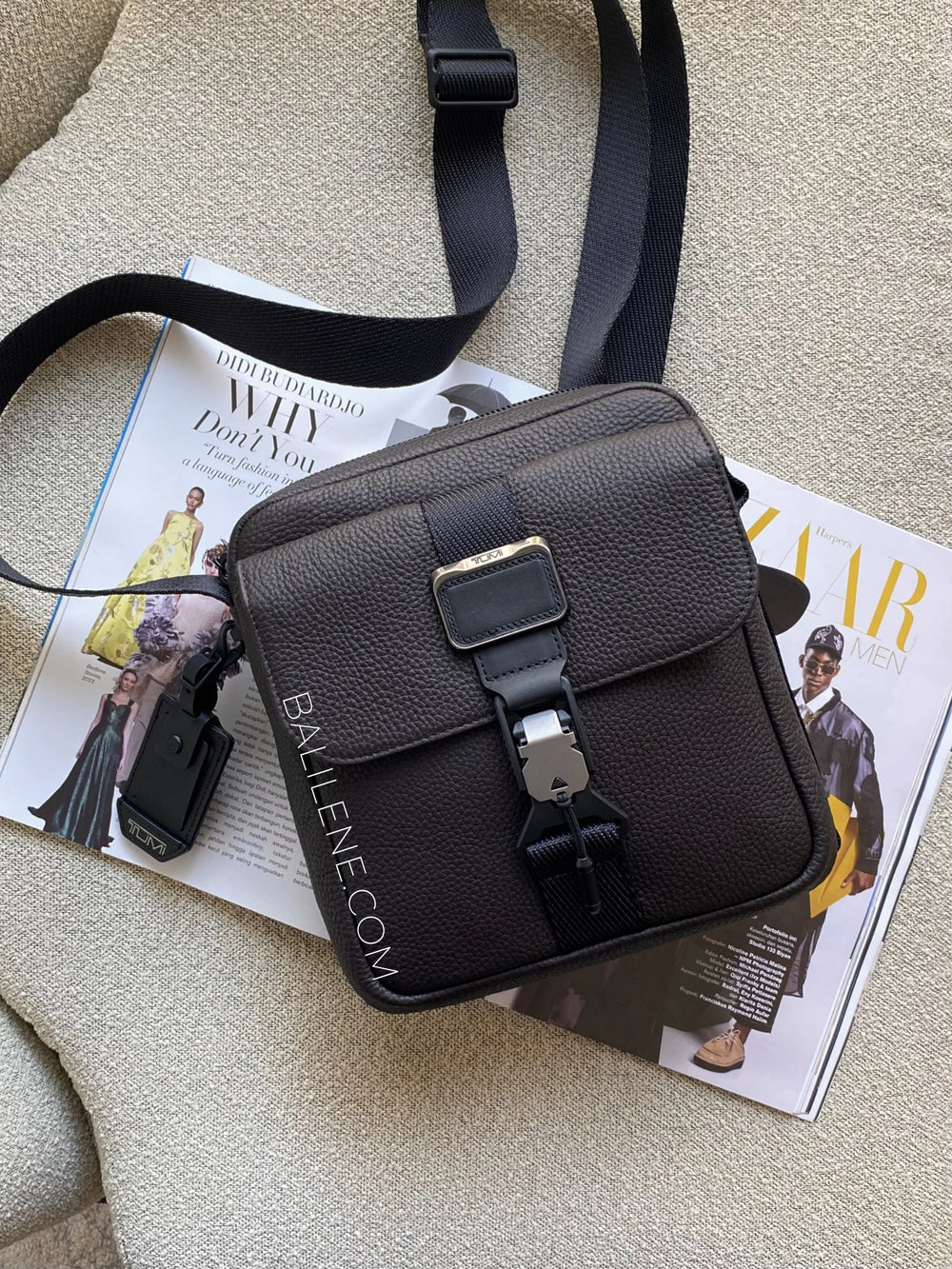 Alpha-Bravo-Junior-Crossbody-Bag-Dark-Brown-Tumi-balilene