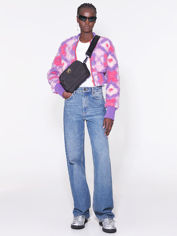 Bimba-Y-Lola-222BBLJ1M.T9000-Small-Black-Nylon-Crossbody-Bag-Balilene-onmodel1