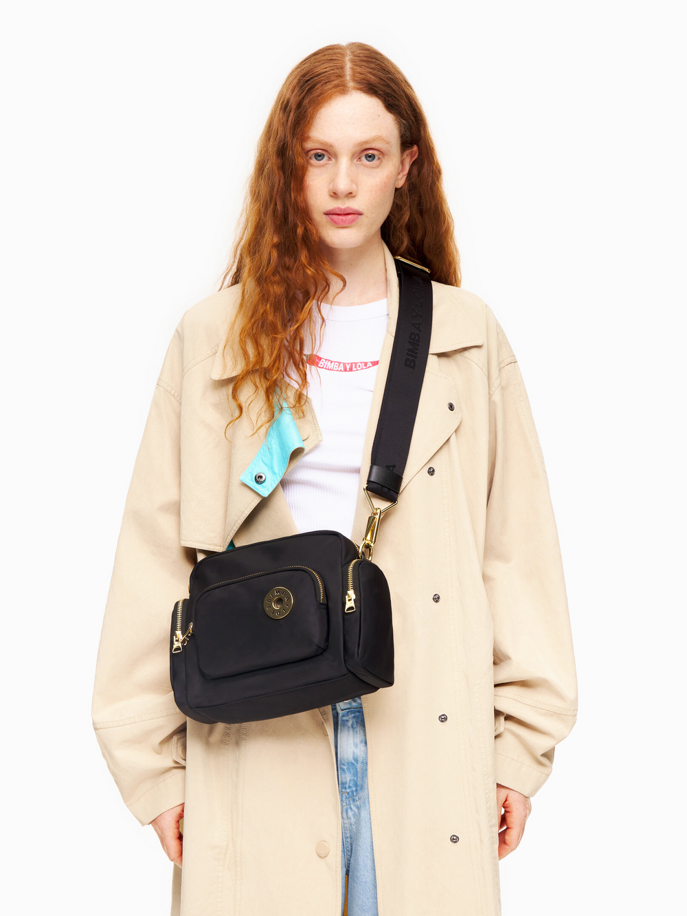Bimba-Y-Lola-Medium-Black-Nylon-Crossbody-Bag-with-Gold-Hardware-Balilene-onmodel
