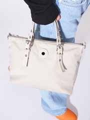 Bimba-Y-Lola-Medium-Khaki-Nylon-Tote-Bag-Balilene-onmodel