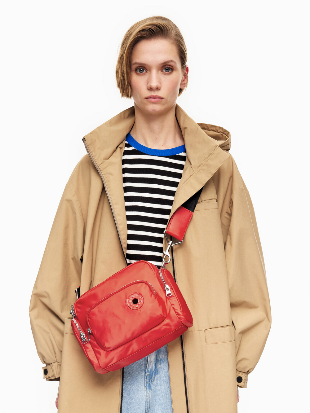 Bimba-Y-Lola-Medium-Red-Nylon-Crossbody-Bag-Balilene-onmodel