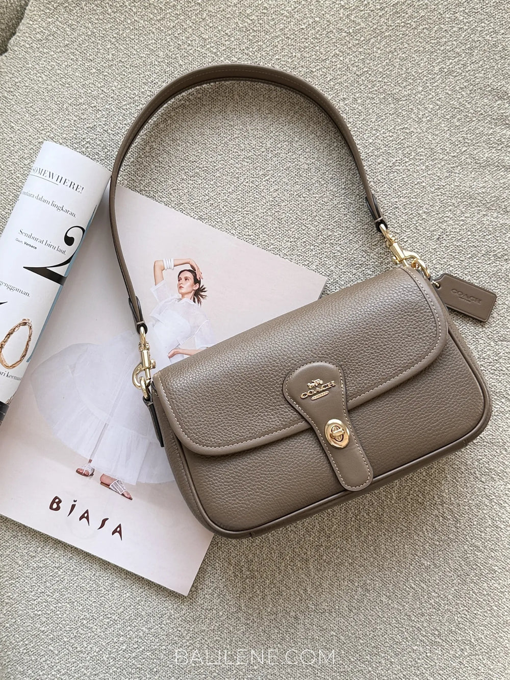 Coach-Hadley-Shoulder-Bag-Dark-Stone-balilene