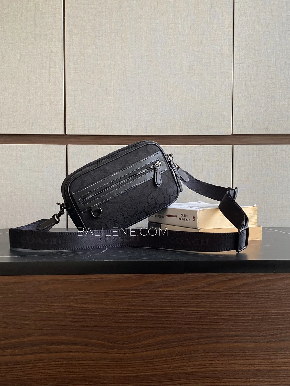Coach-Theo-Camera-Bag-In-Signature-Jacquard-Black-balilene