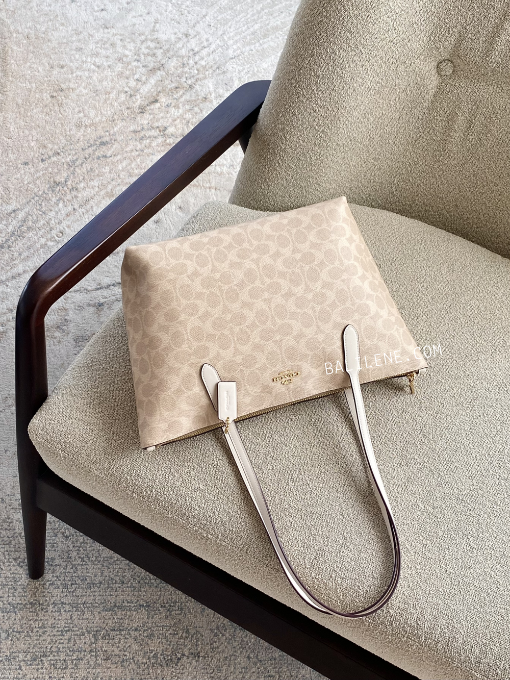 Coach-Zip-Top-Tote-In-Signature-Canvas-Sand-Chalk-balilene