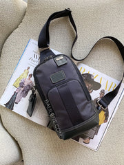 Fife-Slim-Sling-Bag-Seal-Grey-TUMI-balilene