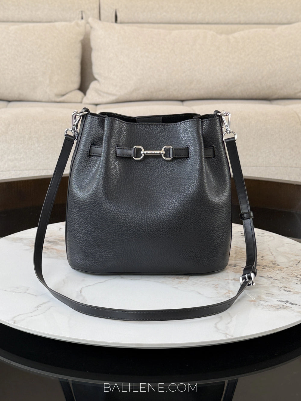 Michael-Kors-Carson-Medium-Pebbled-Leather-Convertible-Bucket-Crossbody-Bag-Black-balilene