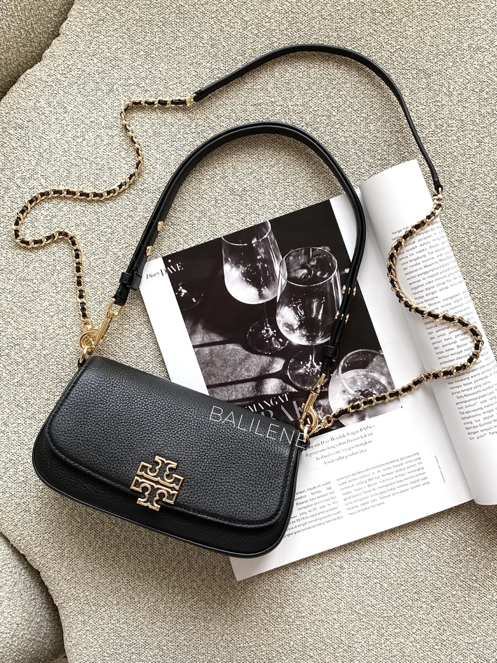 Tory-Burch-Britten-Convertible-Crossbody-Bag-Black-balilene