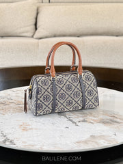 Tory-Burch-T-Monogram-Mini-Petite-Barrel-Bag-Tory-Navy-balilene