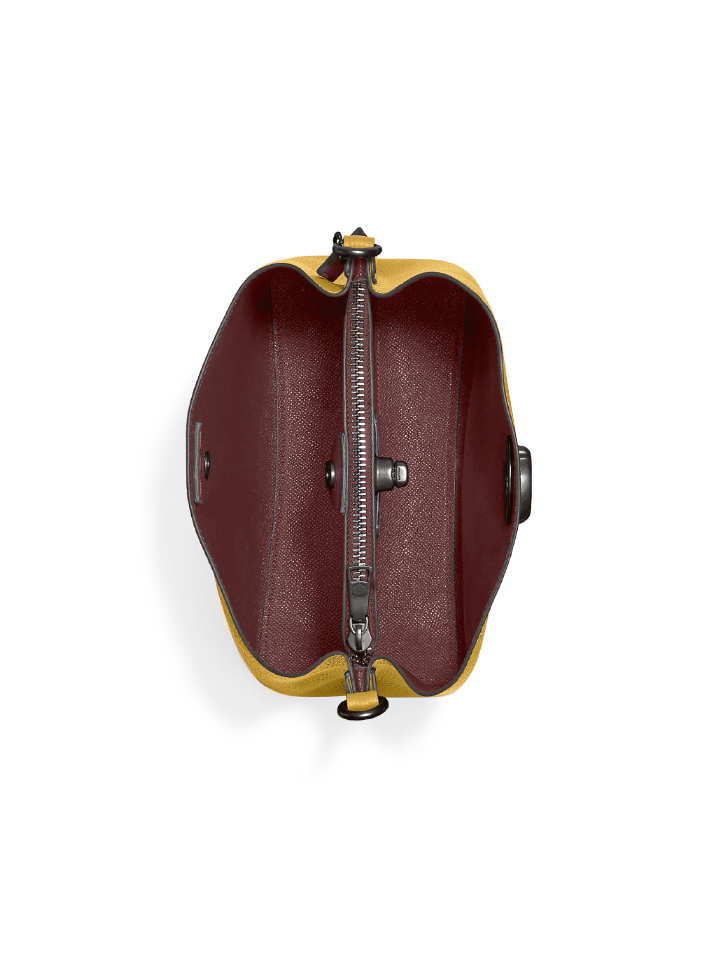 bagian-dalam-Coach-Willow-Bucket-Bag-In-Colorblock-Flax-Multi