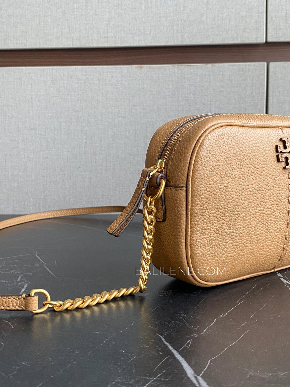 detail-samping-Kate-Spade-Kip-Denim-Mini-Tote-Blue-Multicolor-balilene