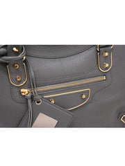 detail-Balenciaga-Metallic-Edge-Small-City-Grey-Gold-Hardware