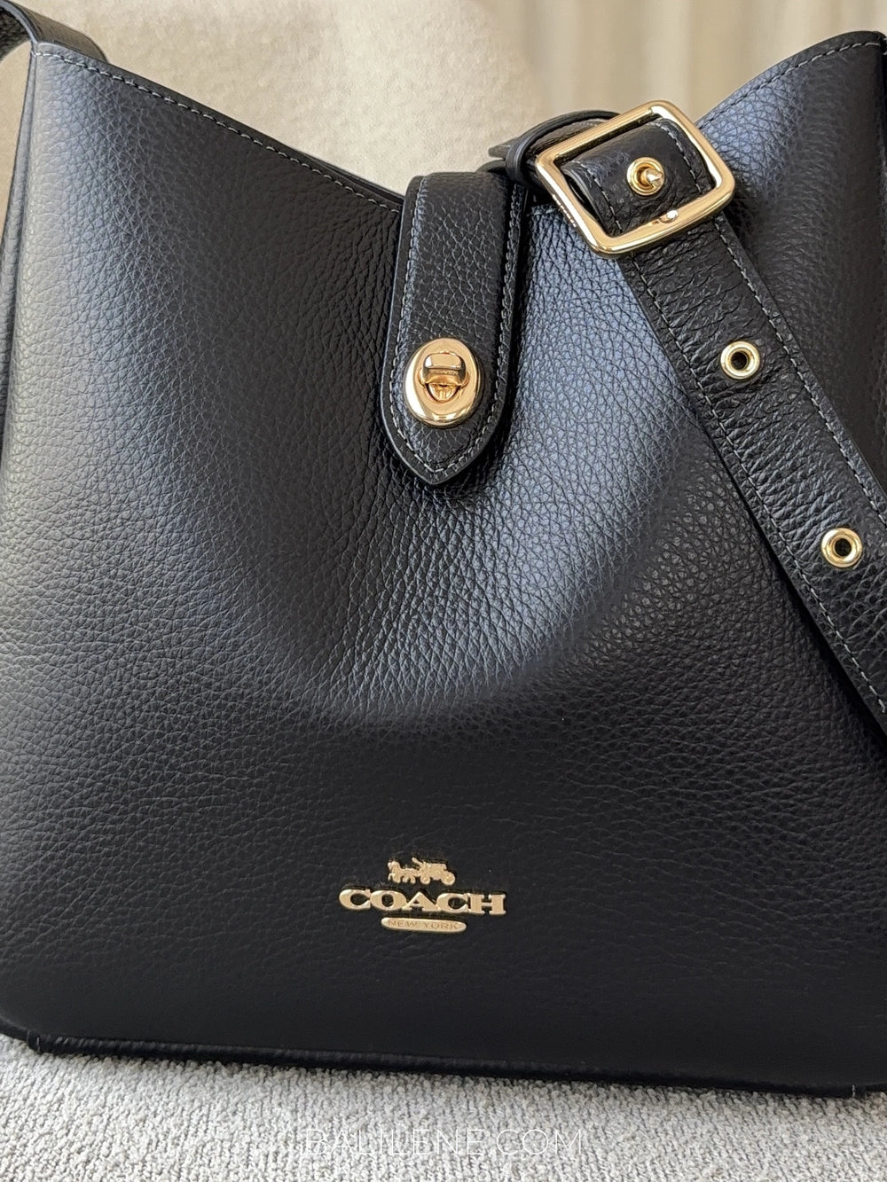detail-Coach-Hadley-Convertible-Crossbody-Bag-Black-balilene