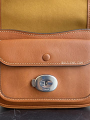 detail-Coach-Tabby-Messenger-19-Burnished-Amber-balilene