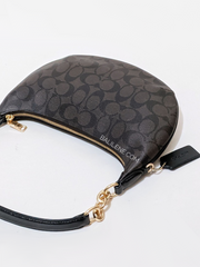 detail-bagian-belakang-Coach-Payton-Hobo-In-Signature-Canvas-Brown-Black