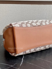 detail-bawah-Coach-Lana-Shoulder-Bag-23-In-Signature-Jacquard-Burnished-Amber-balilene