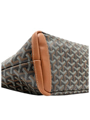 detail-bawah-Goyard-Artois-PM-Bag-Tan