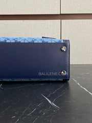 detail-bawah-Kate-Spade-Flower-Jacquard-Denim-Manhattan-Small-Tote-Parisian-Navy-balilene