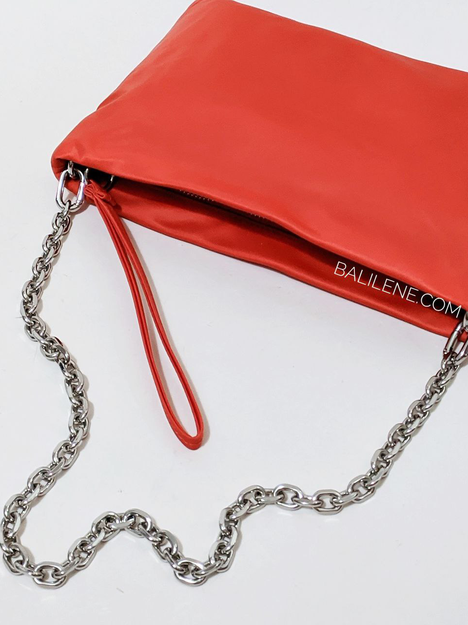 detail-belakang-Bimba-Y-Lola-Extra-Small-Red-Nylon-Crossbody-Bag