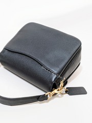 detail-belakang-Coach-Cassie-19-Crossbody-Bag-Black