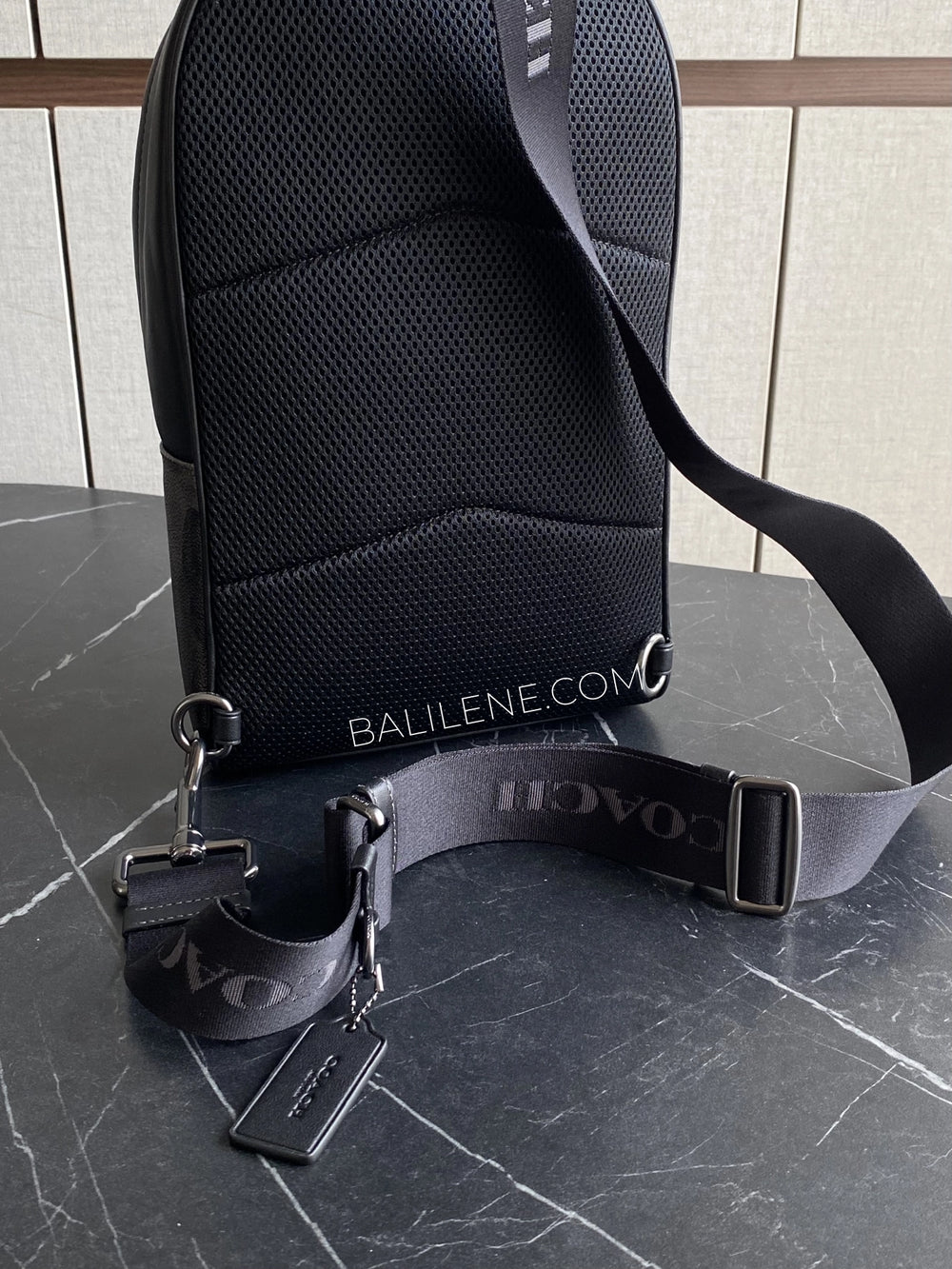 detail-belakang-Coach-West-Pack-In-Signature-Camo-Print-Grey-Multi-balilene