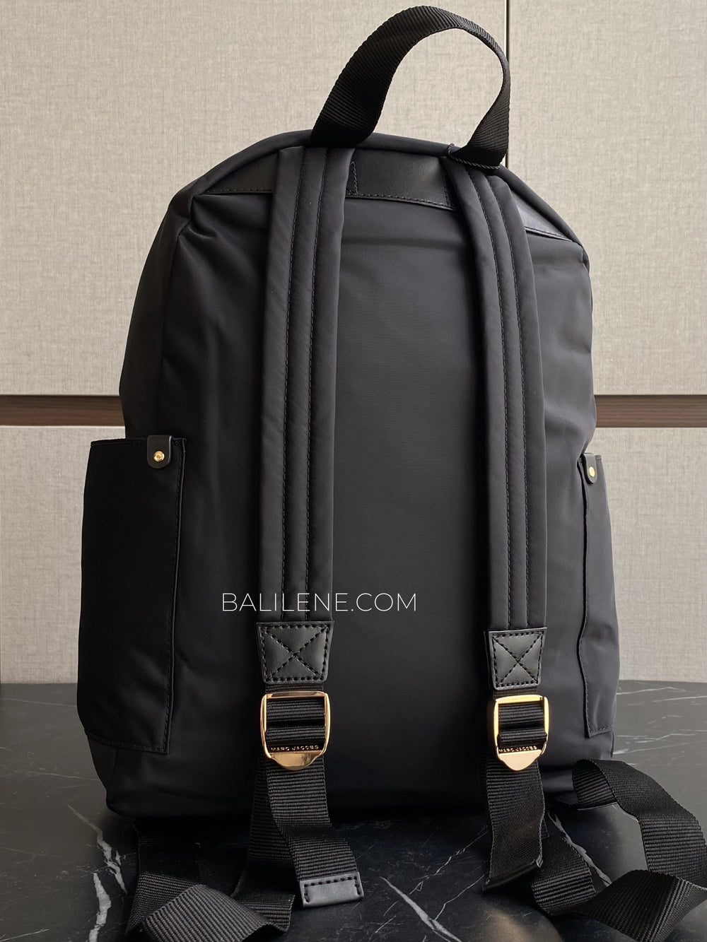 detail-belakang-Marc-Jacobs-Preppy-Nylon-Backpack-Black-balilene