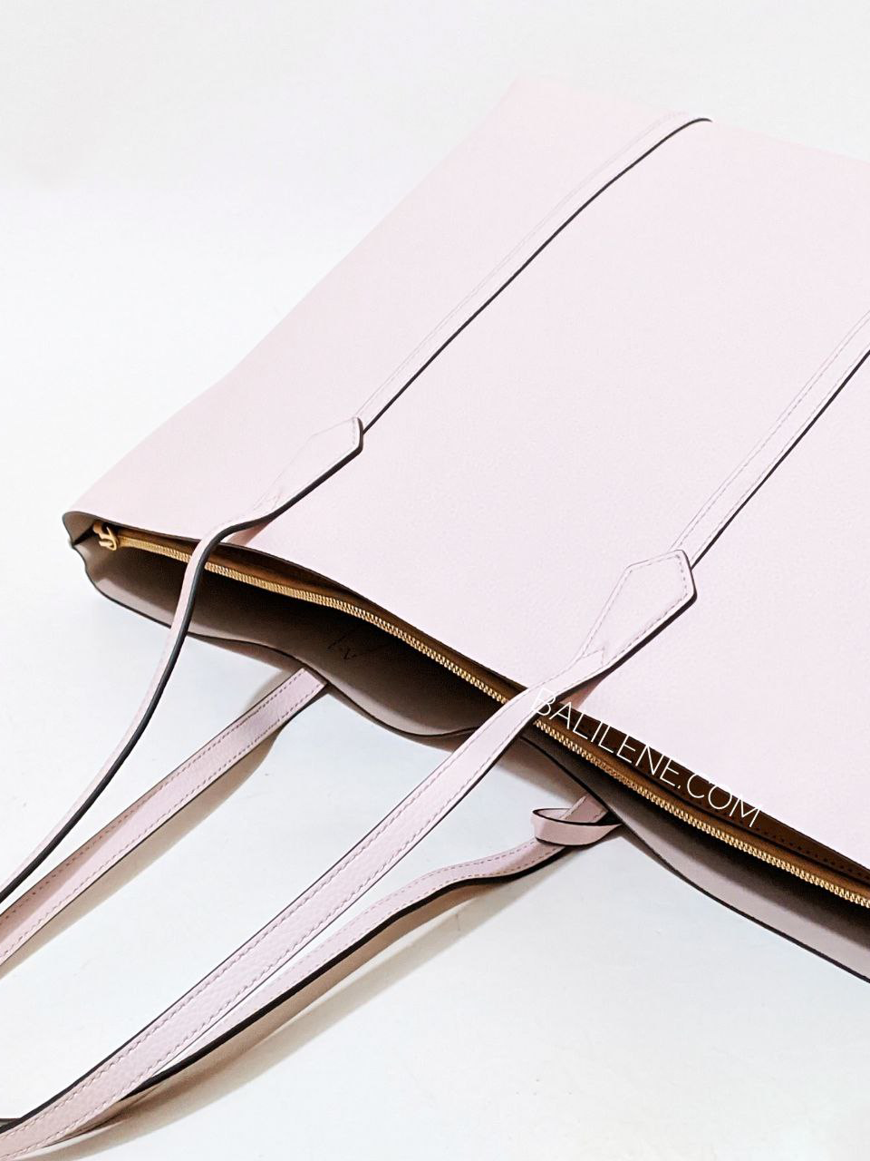 detail-belakang-Tory-Burch-Perry-Triple-Compartment-ToteBag-Shell-Pink