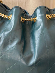 detail-chain-Coach-Evelyn-Large-Shoulder-Bag-With-Quilting-Dark-Teal-balilene