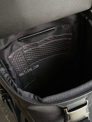 detail-dalam-2-Tumi-Woodland-Sling-Black-balilene