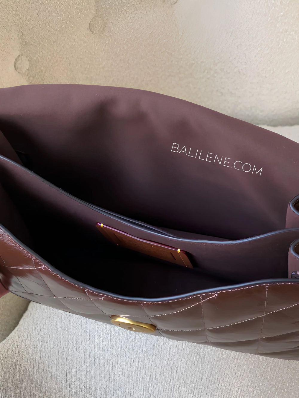 detail-dalam-Coach-Chain-Tabby-Shoulder-Bag-With-Quilting-Maple-balilene
