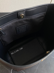 detail-dalam-Coach-City-Large-Bucket-Bag-In-Signature-Canvas-Walnut-Black-balilene