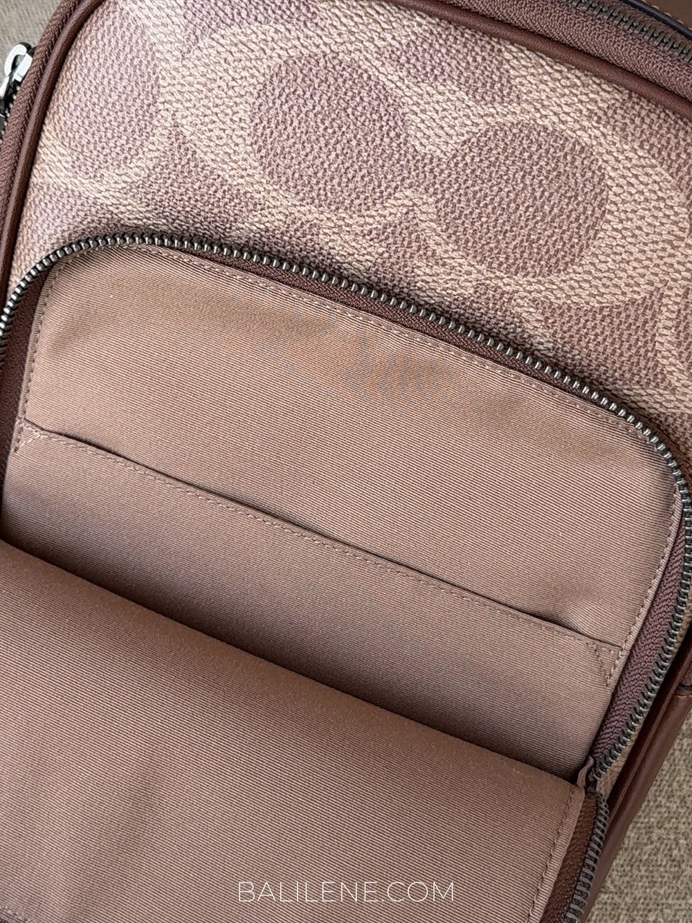 detail-dalam-Coach-Ethan-Pack-In-Signature-Canvas-Tan-Vintage-Brown-balilene