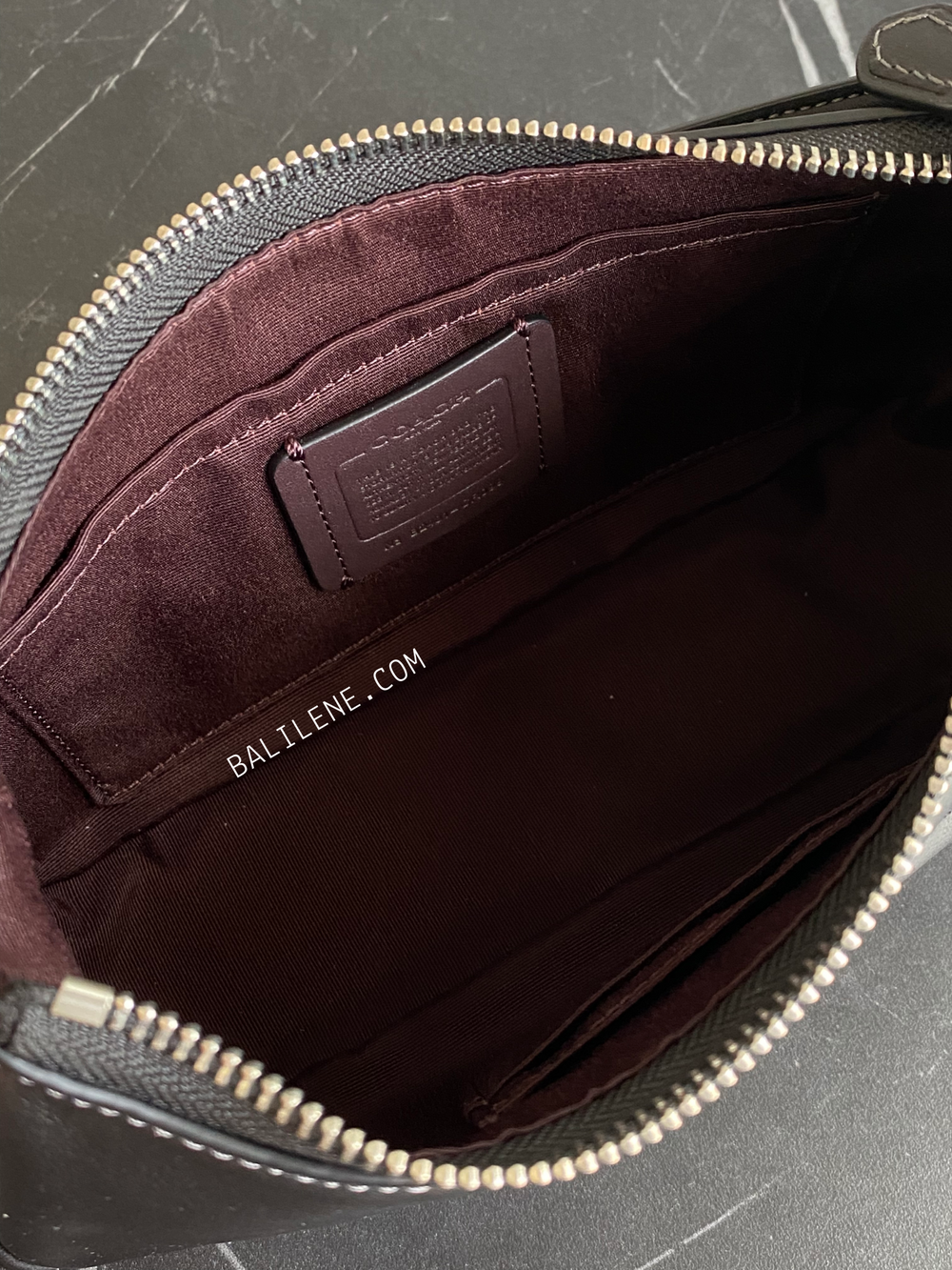 detail-dalam-Coach-TerI-Shoulder-Bag-Black-balilene