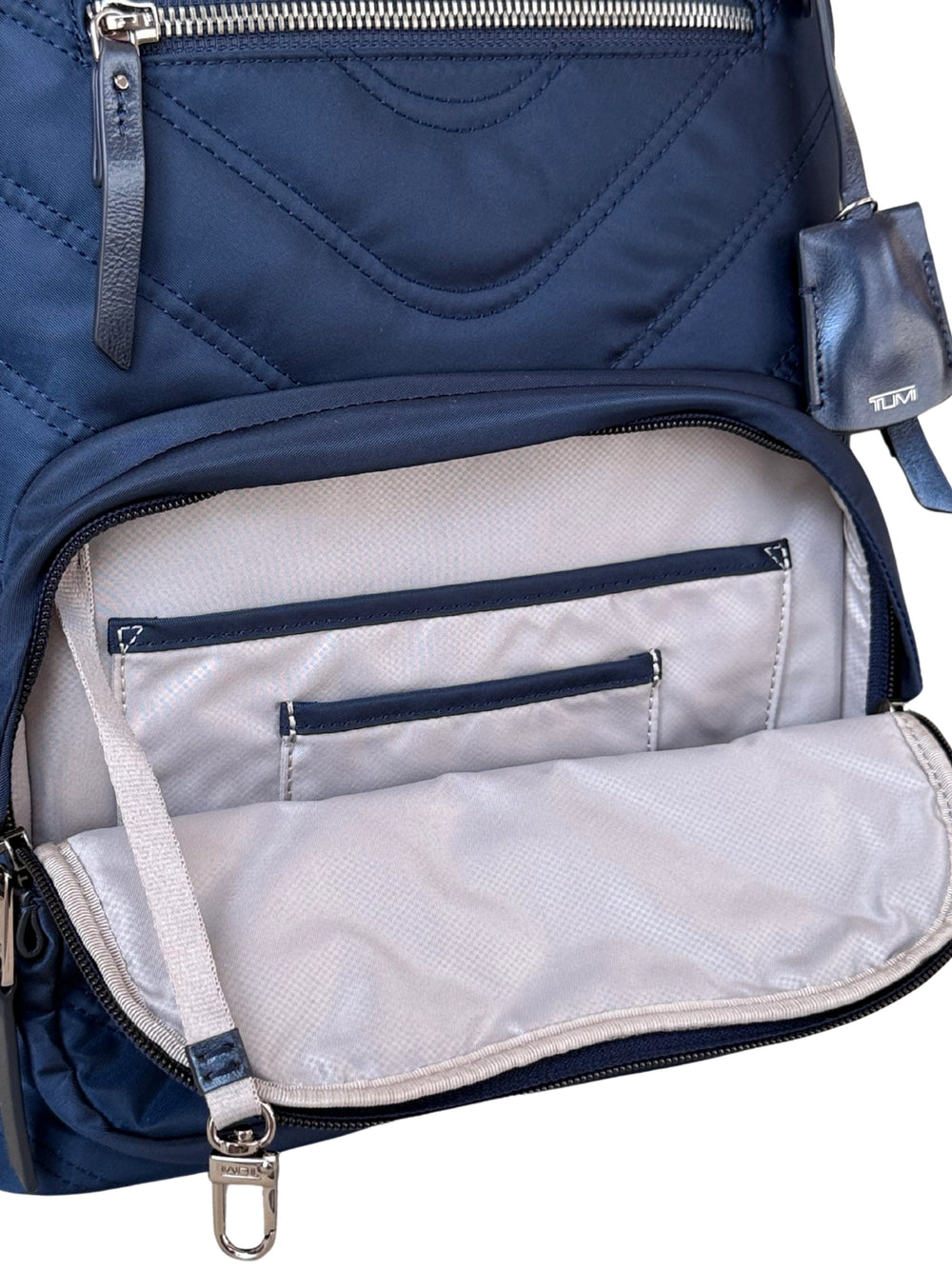 detail-dalam-Harriet-Backpack-Quilted-River-Blue-Tumi
