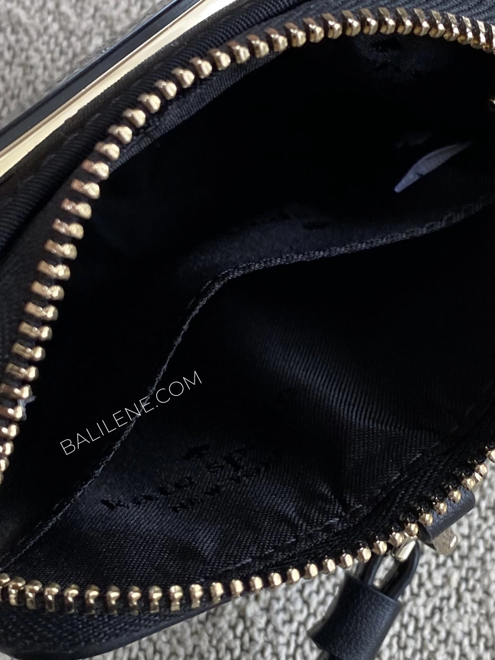 detail-dalam-Kate-Spade-Carter-Nylon-Card-Case-Lanyard-Black-balilene