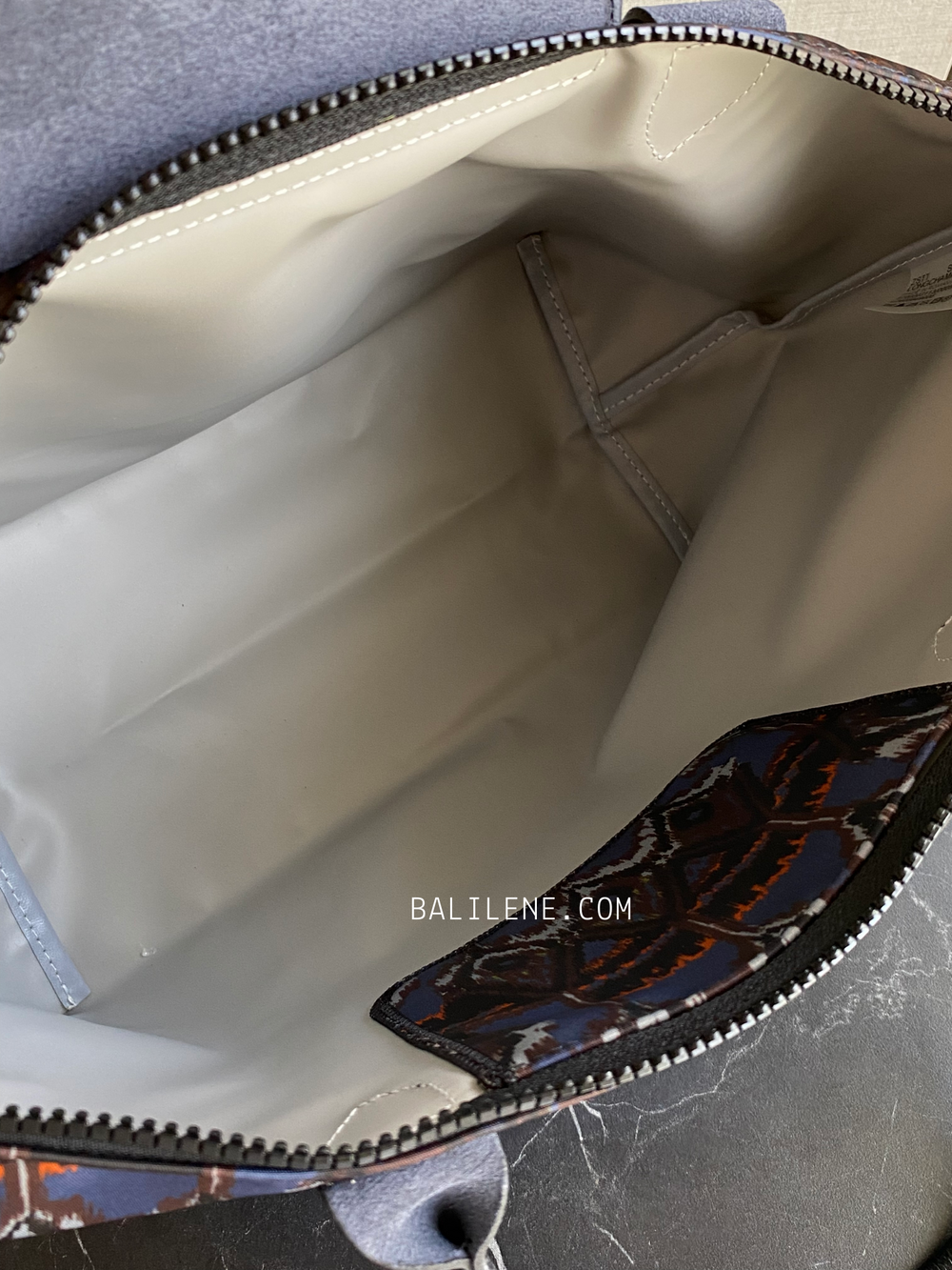 detail-dalam-Longchamp-L1899649006-Le-Pliage-Large-Ikat-Nylon-Tote-Navy-balilene