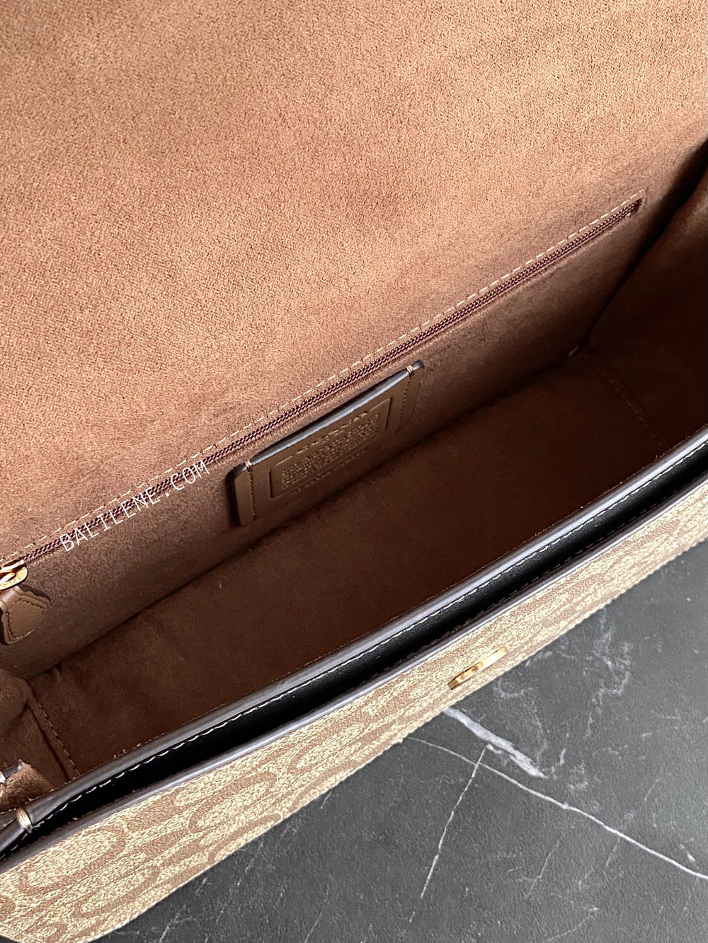 detail-dalam-Morgan-Shoulder-Bag-In-Colorblock-Signature-Canvas-Khaki-Multi-balilene