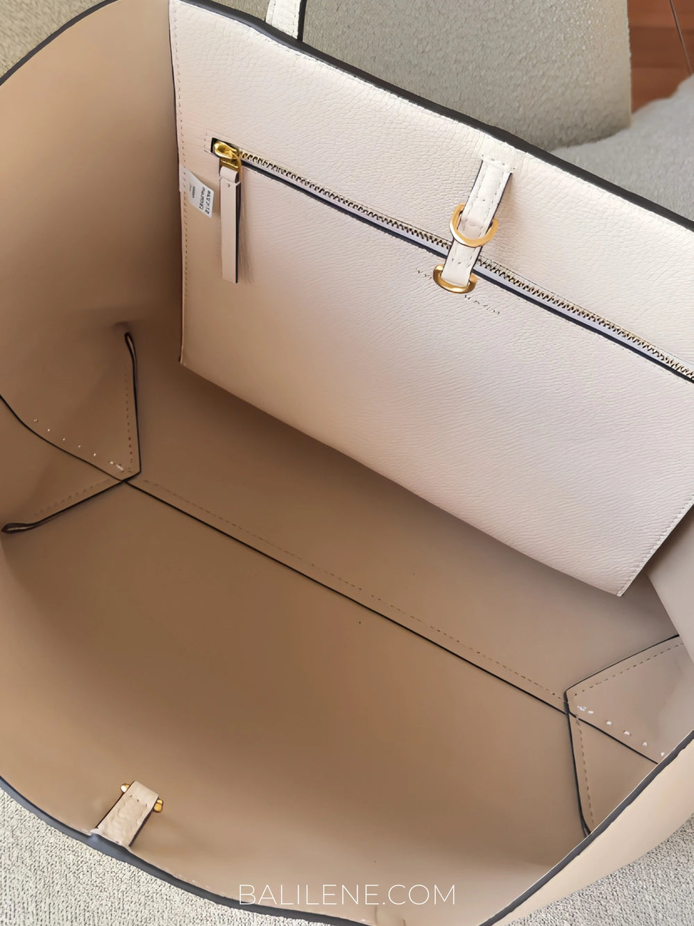 detail-dalam-Tory-Burch-McGraw-Tote-Bag-Brie-balilene