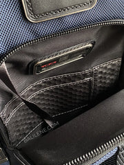 detail-dalam-Tumi-Fife-Slim-Sling-Bag-Navy-balilene