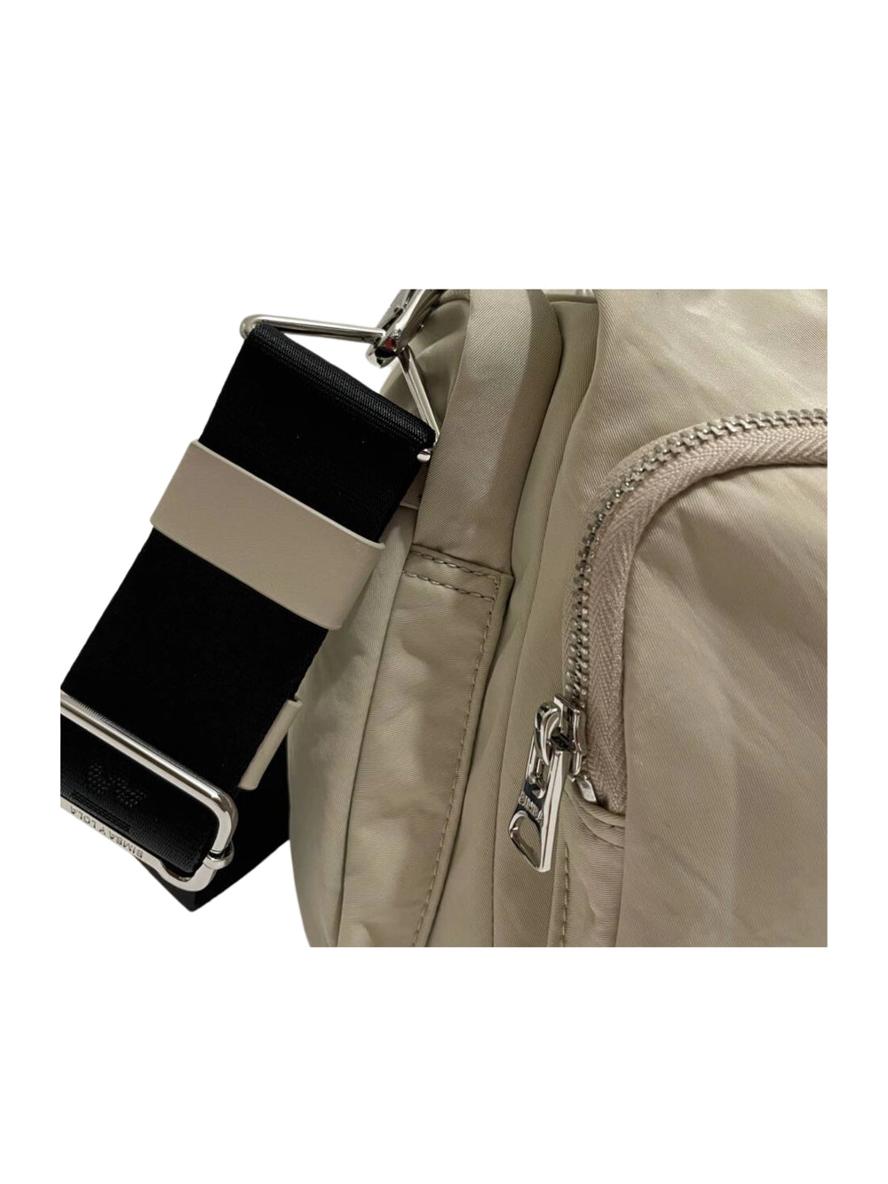 detail-depan-BYL-Bucket-Bag-Medium-Nylon-Khaki