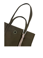 detail-depan-Bimba-Y-Lola-Chimo-Logo-Plaque-Large-Nylon-Shopper-Bag-Dark-Green