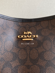 detail-depan-Coach-City-Large-Bucket-Bag-In-Signature-Canvas-Walnut-Black-balilene
