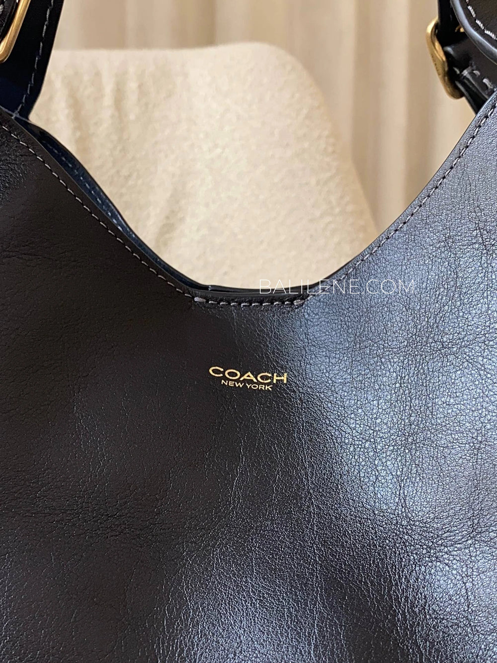 detail-depan-Coach-Gramercy-Tote-Bag-Black-balilene
