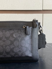 detail-depan-Coach-Holden-Crossbody-In-Blocked-Signature-Canvas-Charcoal-Tan-Black-balilene