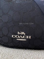 detail-depan-Coach-Pace-Shoulder-Bag-In-Signature-Jacquard-Black-balilene