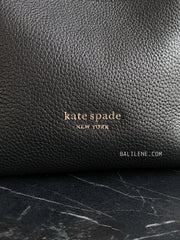 detail-depan-Kate-Spade-Knott-Mini-Crossbody-Pebbled-Leather-Black-balilene