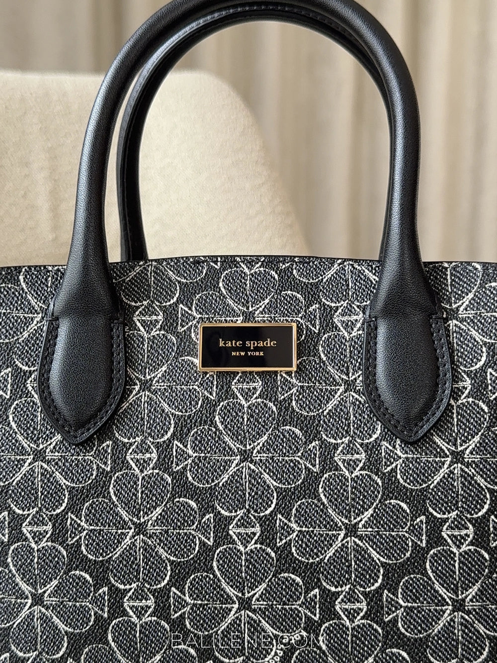 detail-depan-Kate-Spade-Suite-Spade-Flower-Coated-Canvas-Crossbody-Tote-Black-Multi-balilene