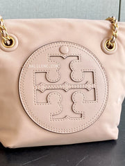detail-depan-Tory-Burch-Ella-Small-Chain-Crossbody-Bag-Pink-Sand-balilene