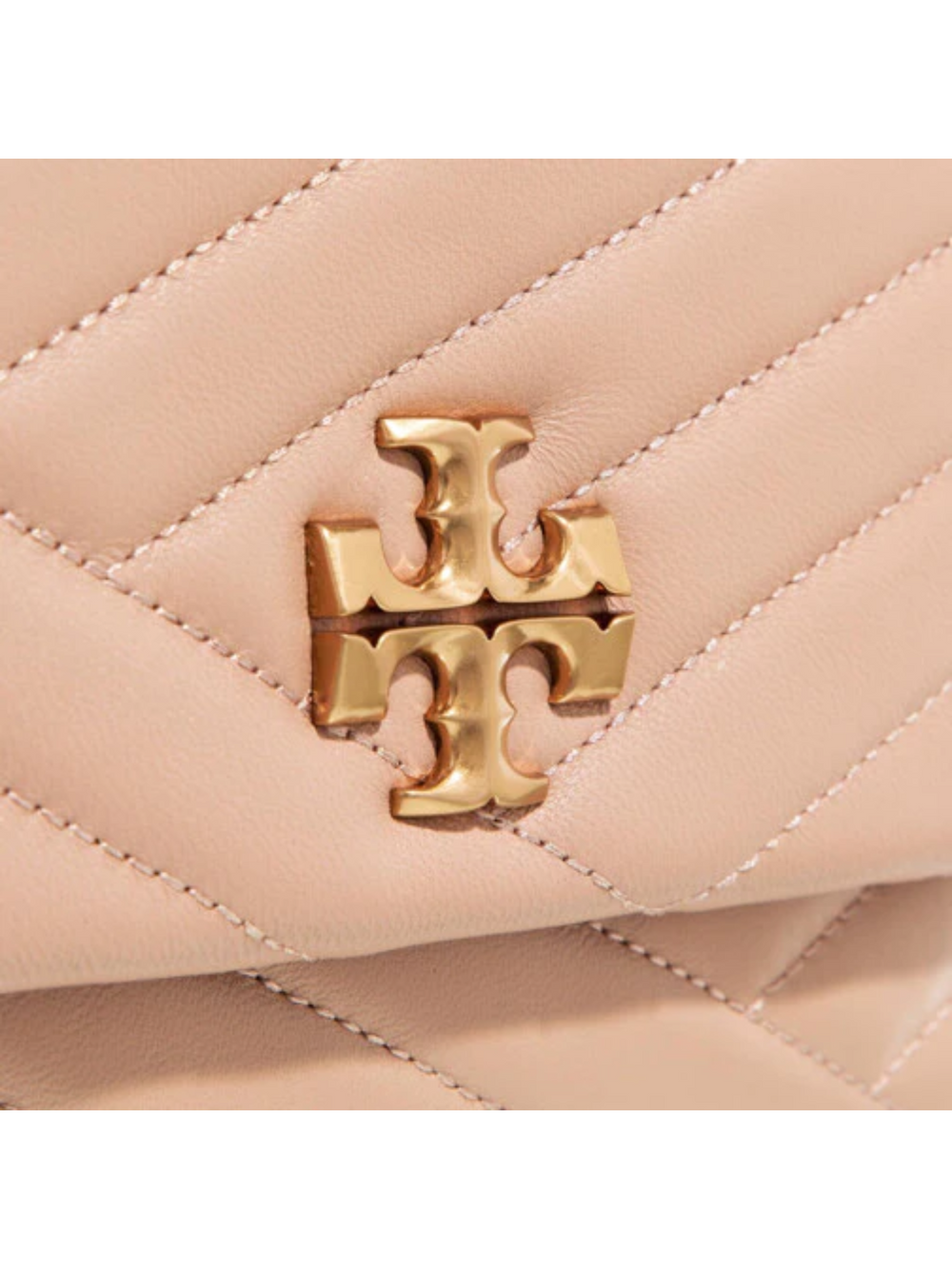 detail-depan-Tory-Burch-Kira-Chevron-Small-Convertible-Shoulder-Bag-Devond-Sand